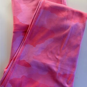 Aerie Pink Camo Leggings
